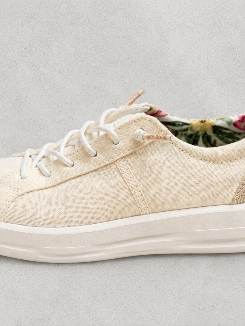 Hey Dude Karina Natural Coconut White Canvas Shoes Floral Lining Women’s Size 6